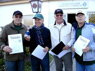 Das 1. THC-Team (von links) mit Milan Strnad, Dieter Wörn, Manfred Schichor (Spielleiter) und Jörg Herforth Bild: Jörg Herforth Das 1. THC-Team (von links) mit Milan Strnad, Dieter Wörn, Manfred Schichor (Spielleiter) und Jörg Herforth Bild: Jörg Herforth